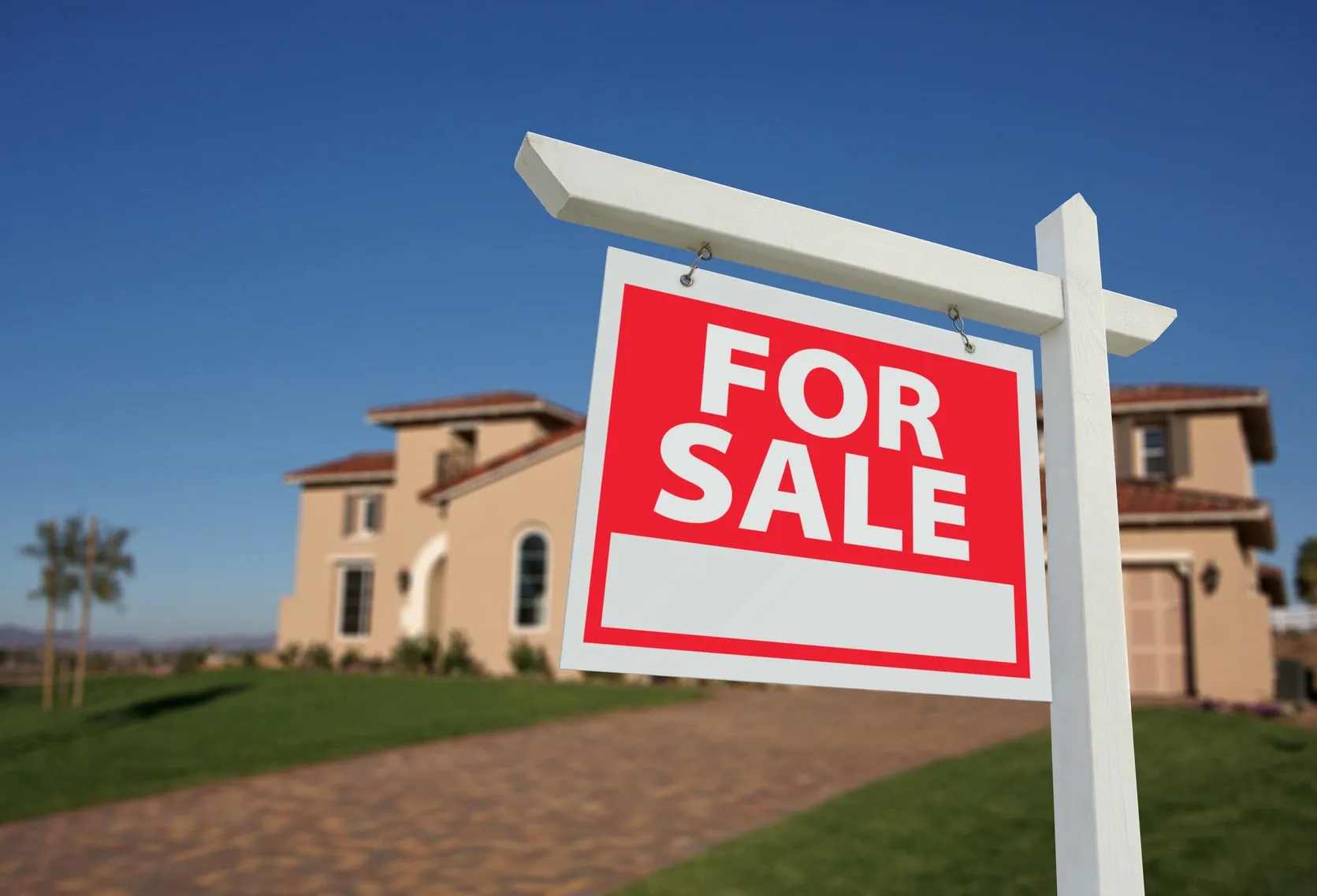 A Florida house being sold for cash